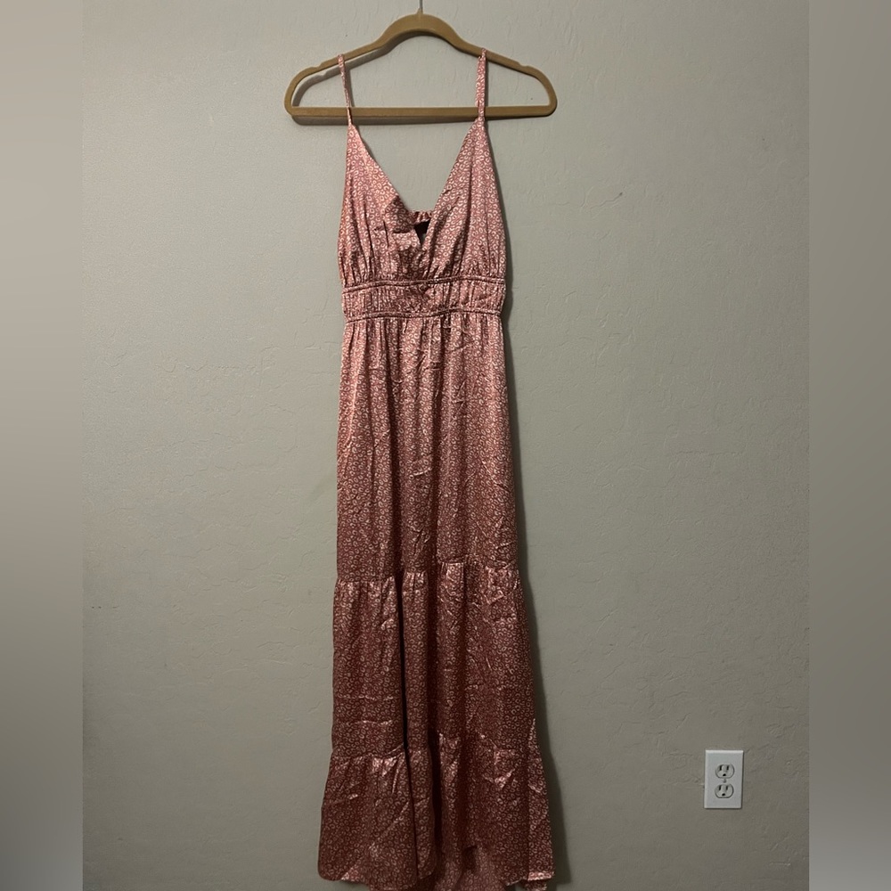 instyle dress size XL! True to size L-XL. New with tags!